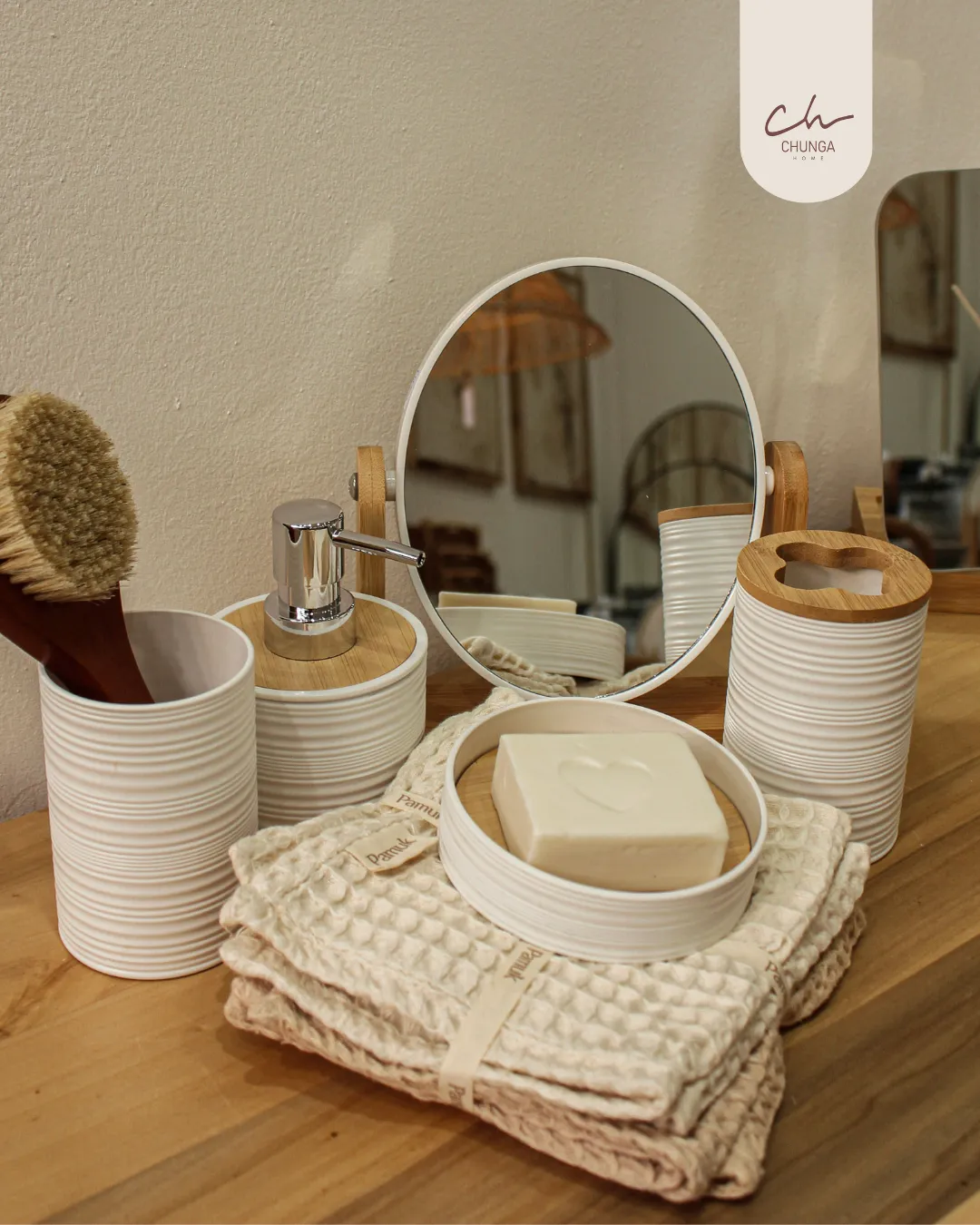 Set de Accesorios de Baño de Cerámica y Bambú - Image 2