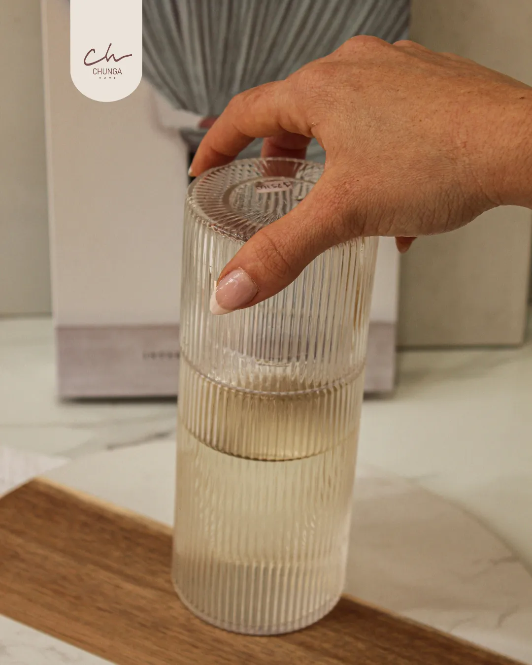 Botella con Tapa de Vaso Acanalada