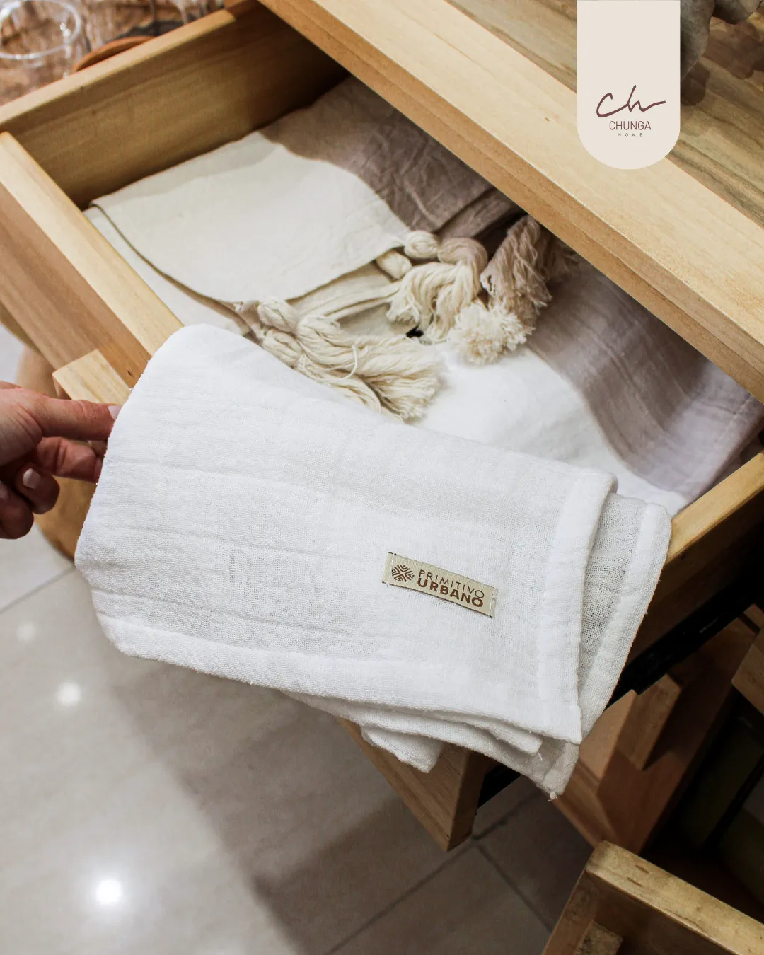 Camino de mesa blanco - Image 3