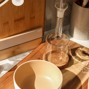 Aceitera de Diseño Minimalista con Vertedor Integrado