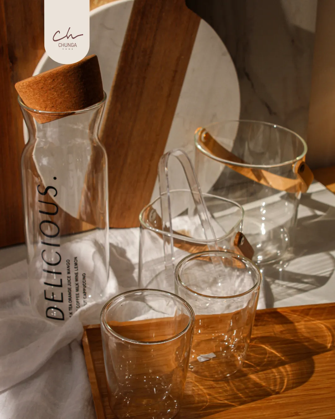 Set de Cristalería: Botella, Vasos y Hieleras