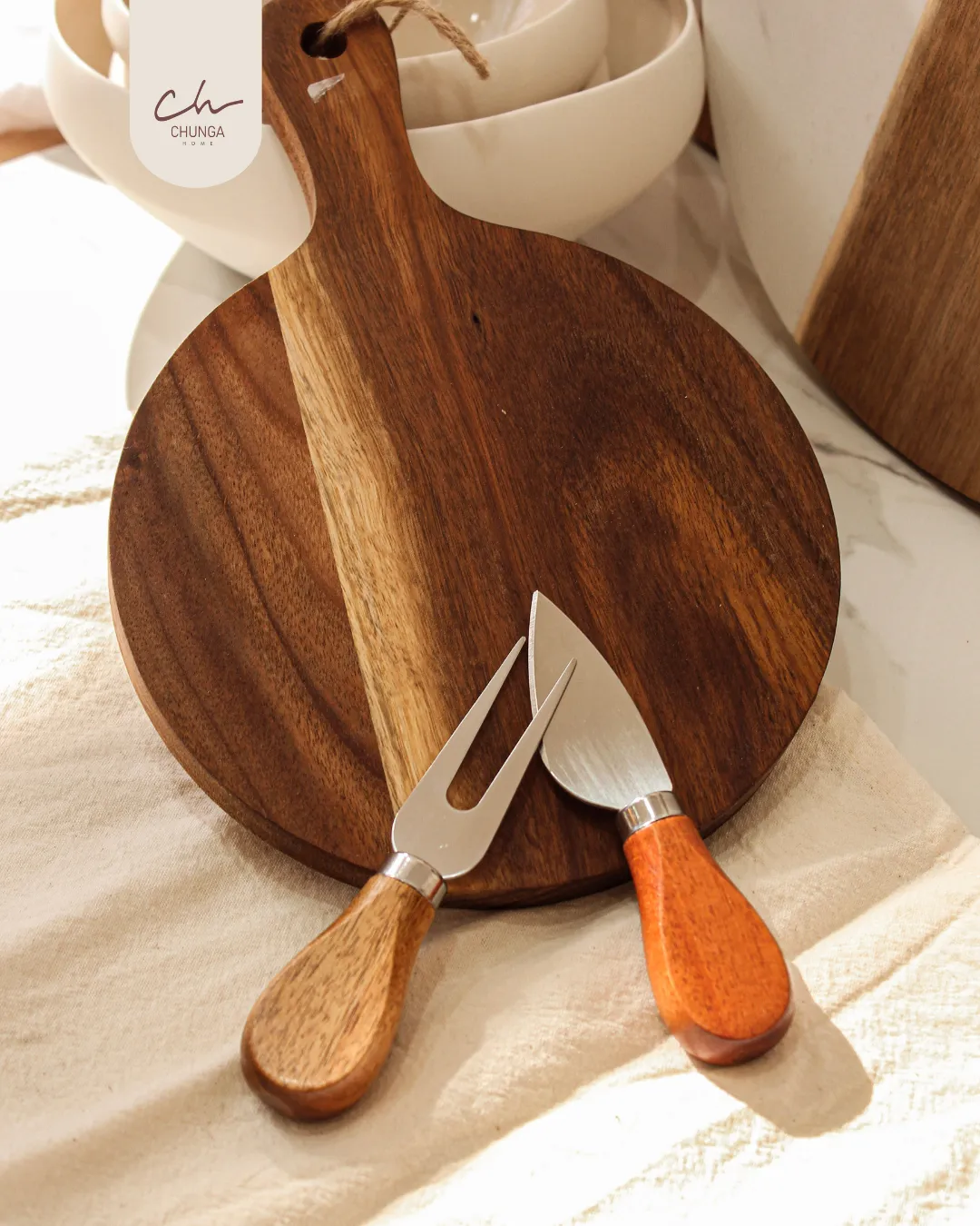 Set Gourmet para Quesos: Tabla de Madera Acacia y Utensilios Especializados