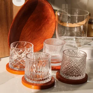 Set de Vasos de Diseño Texturizado con Bases de Madera Natural