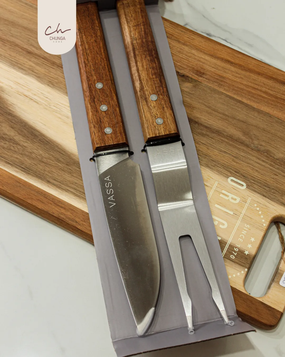Set de Trinchar Premium: Cuchillo y Tenedor de Madera y Acero