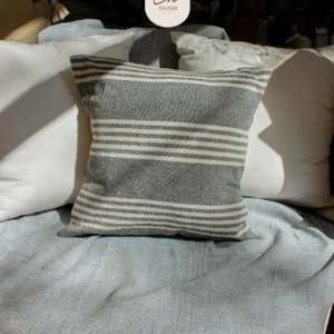 Almohadón 45x45cm - Funda Gris con Rayas