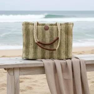 Bolso En Fibras Naturales Y Broche