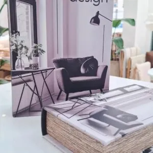 Caja Deco -Tipo Libro Falso- Pasta Dura Interior Silla Negra