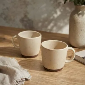 Taza Beige Con Base Marrón